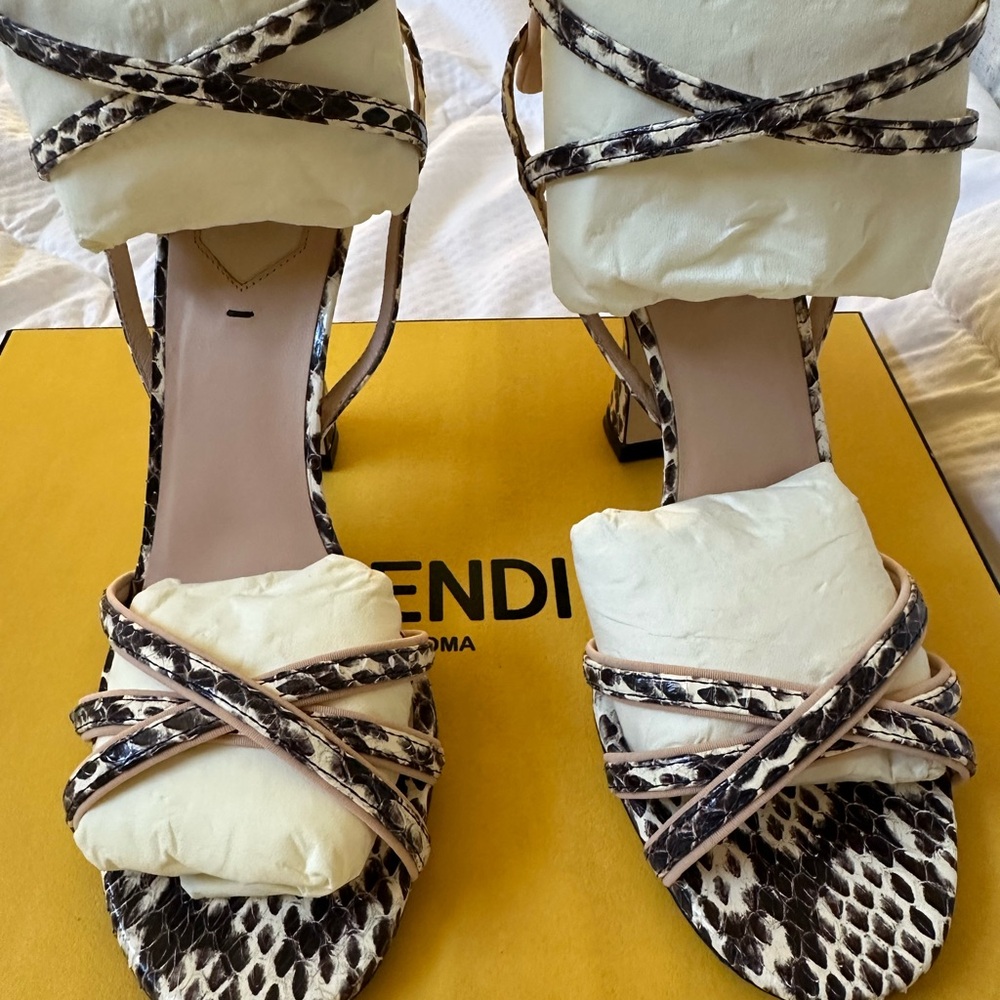 Fendi sandals Black and Cream Heels with Snakeskin Pattern
